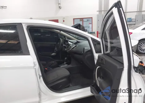 2013 Ford Fiesta Se z USA, uszkodzony, nr VIN 3FADP4EJ8DM194534